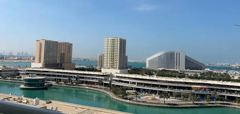 Luxury Lagoon-front Living With Breathtaking Sunset Views In Amwaj